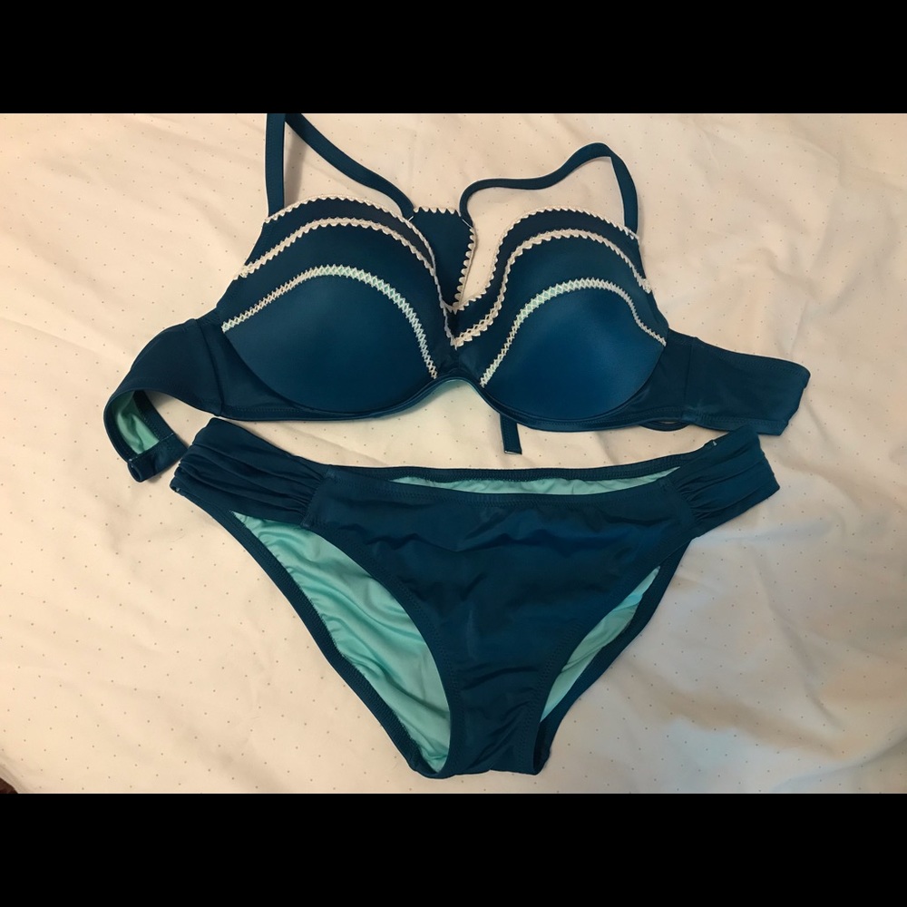 LAST CHANCE: Teal and crochet underwire bikini
